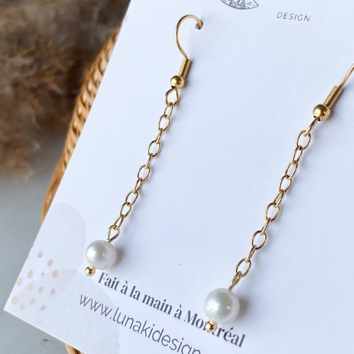 SIMPLE | Drop earrings with freshwater pearls