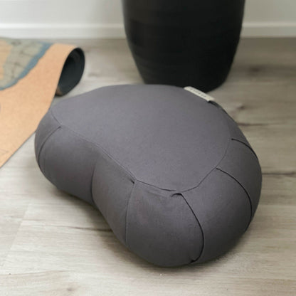 Coussin de méditation en forme de croissant | Gris Ombre