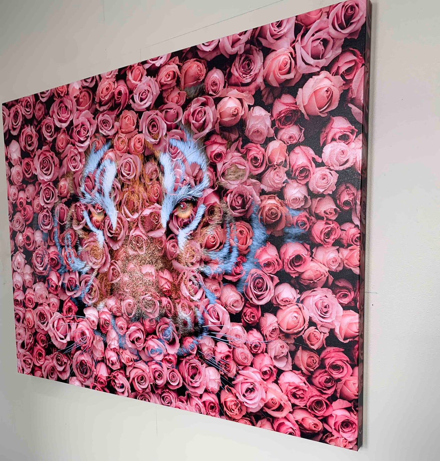 Tigre dans la rose - Impressions sur toile d'animaux sauvages - Art animalier - Vernis doré