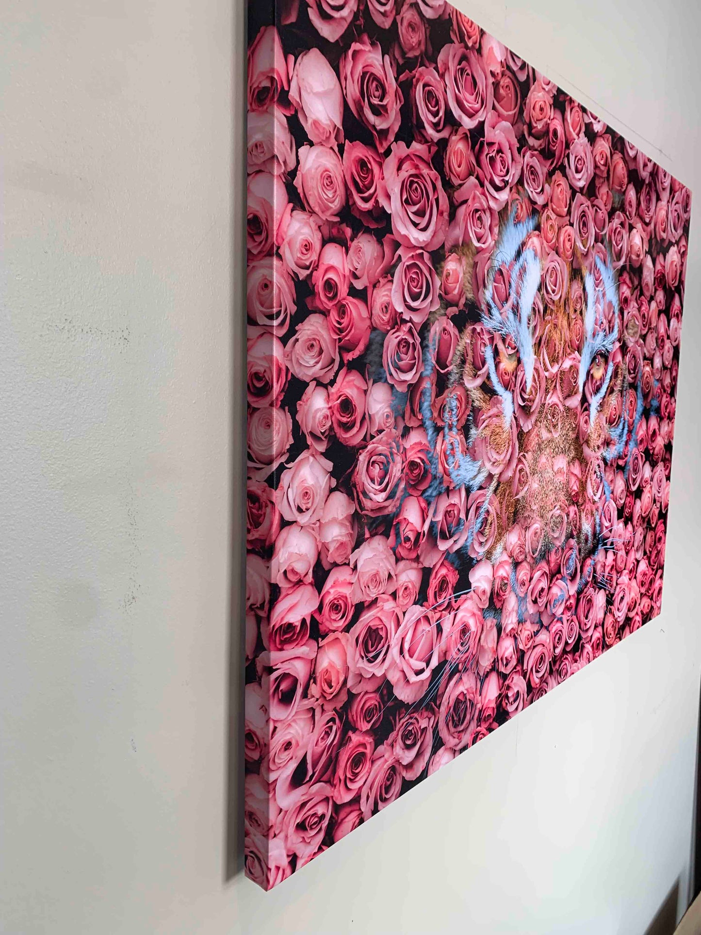 Tigre dans la rose - Impressions sur toile d'animaux sauvages - Art animalier - Vernis doré