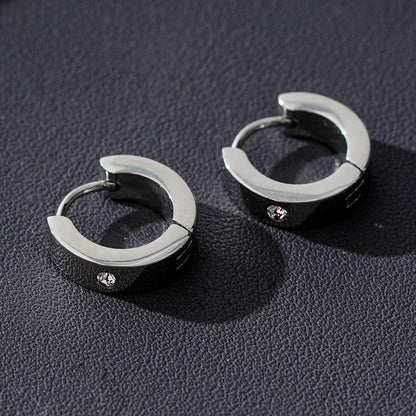 INIS : Petites boucles d'oreilles créoles avec un oxyde de zirconium solitaire en argent