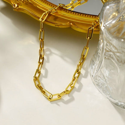 JACINTA 18" Doré : Collier contemporain avec chaîne à maillons trombone