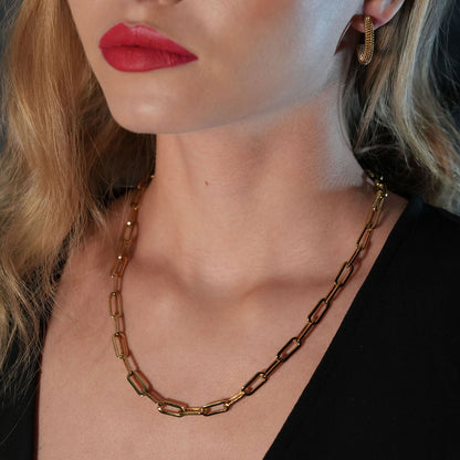 JACINTA 18" Doré : Collier contemporain avec chaîne à maillons trombone