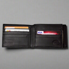 Portefeuille en cuir JBG International Men's Center Wing Bifold avec protection RFID
