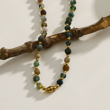 JULIETTA: Collier chaîne à perles dorées et pierres d'agate indienne