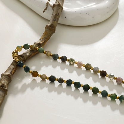 JULIETTA: Collier chaîne à perles dorées et pierres d'agate indienne