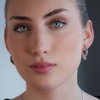 KAMIRA Or Blanc (tonalité argentée) : Boucles d'oreilles créoles géométriques asymétriques