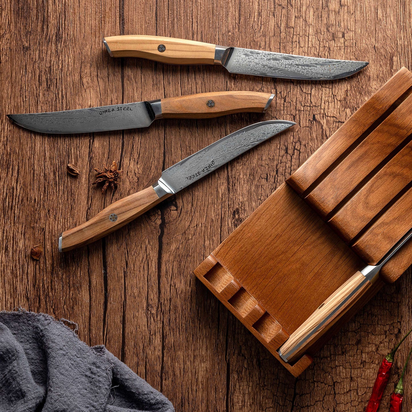 Ginza Steel AMELIA Five – Ensemble de 4 couteaux à steak en acier Damas VG10 avec bloc en bois