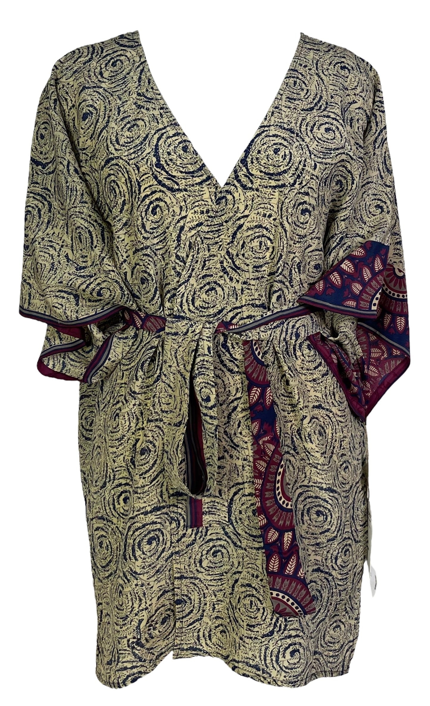 PRC6912 Veste en pure soie à manches kimono avec ceinture