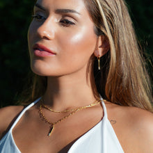 Style KORATIA: Minimalist Necklace with Paper-Clip Chain and Bar Charm Zirconia Embedded Pendant in Gold