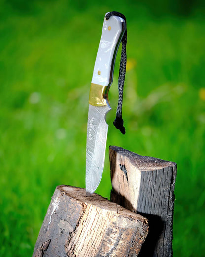 Couteau de chasse Kaito en acier Damas, lame de 4 pouces avec étui en cuir de première qualité