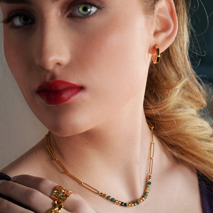 LAIMA : Collier Chaîne Trombone Perlé Doré et Pierres Turquoises Africaines