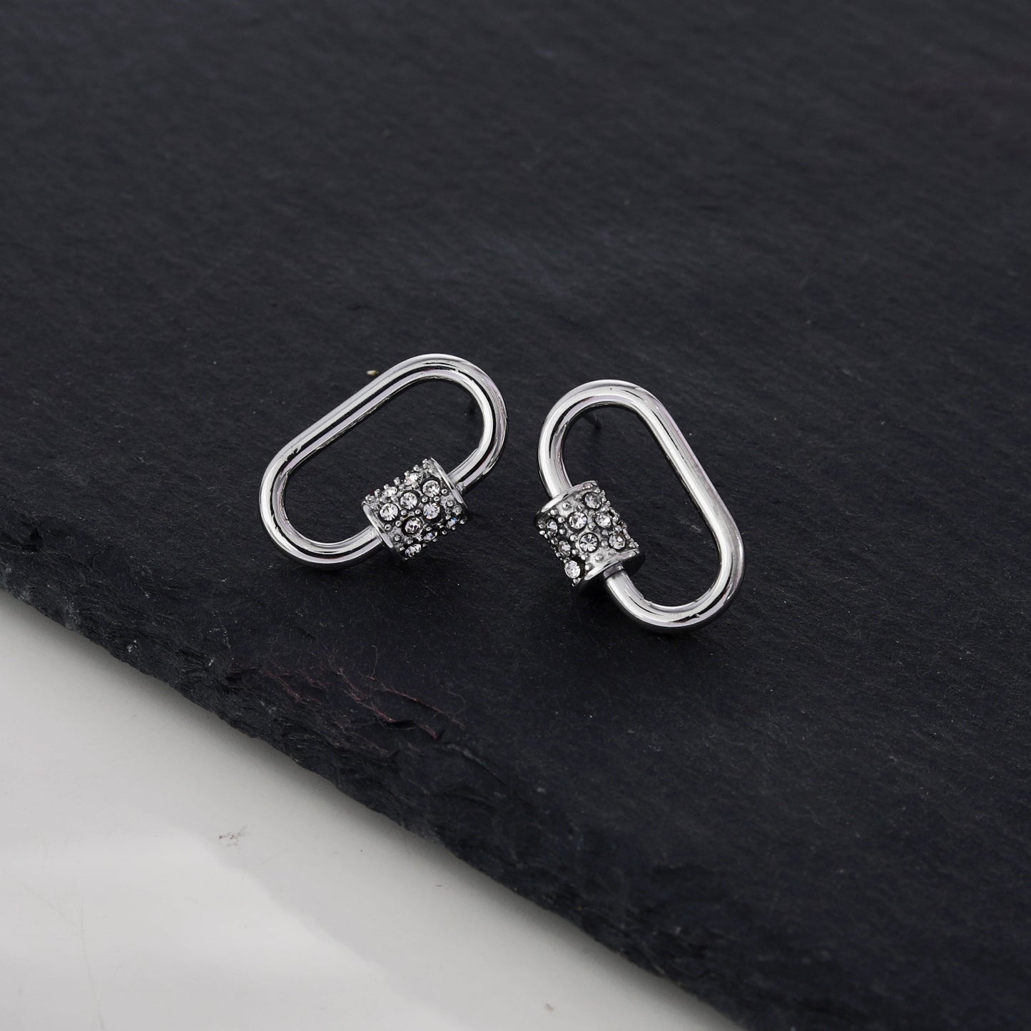 Boucles d'oreilles mousqueton LENNON argentées avec zircones pavées