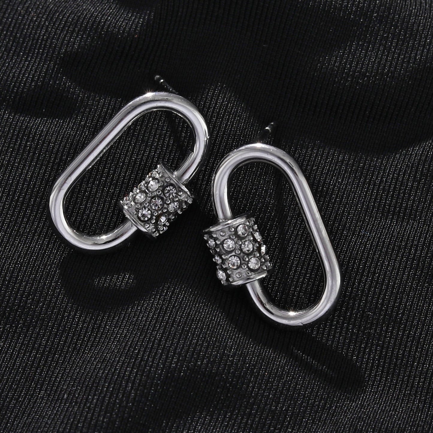 Boucles d'oreilles mousqueton LENNON argentées avec zircones pavées