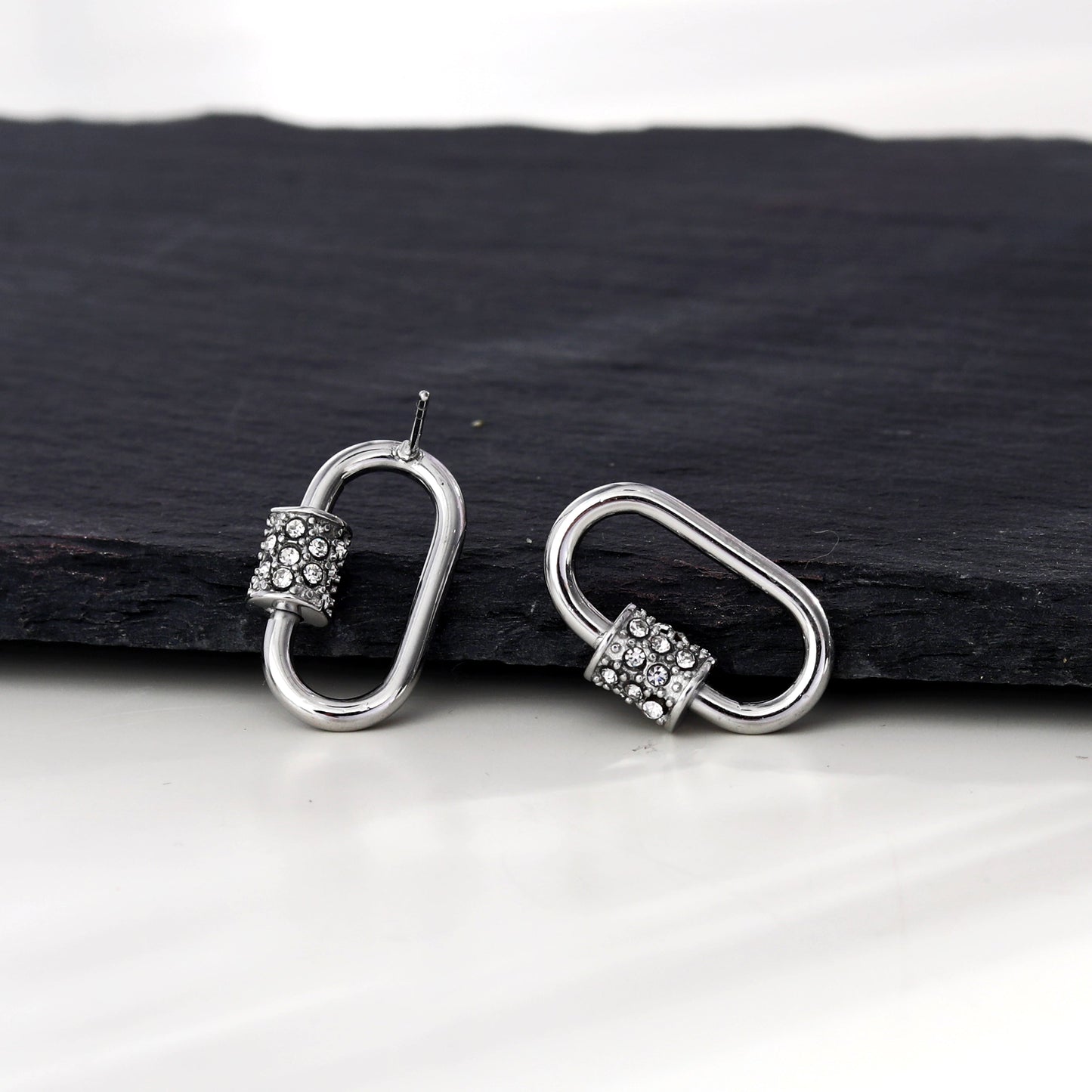 Boucles d'oreilles mousqueton LENNON argentées avec zircones pavées