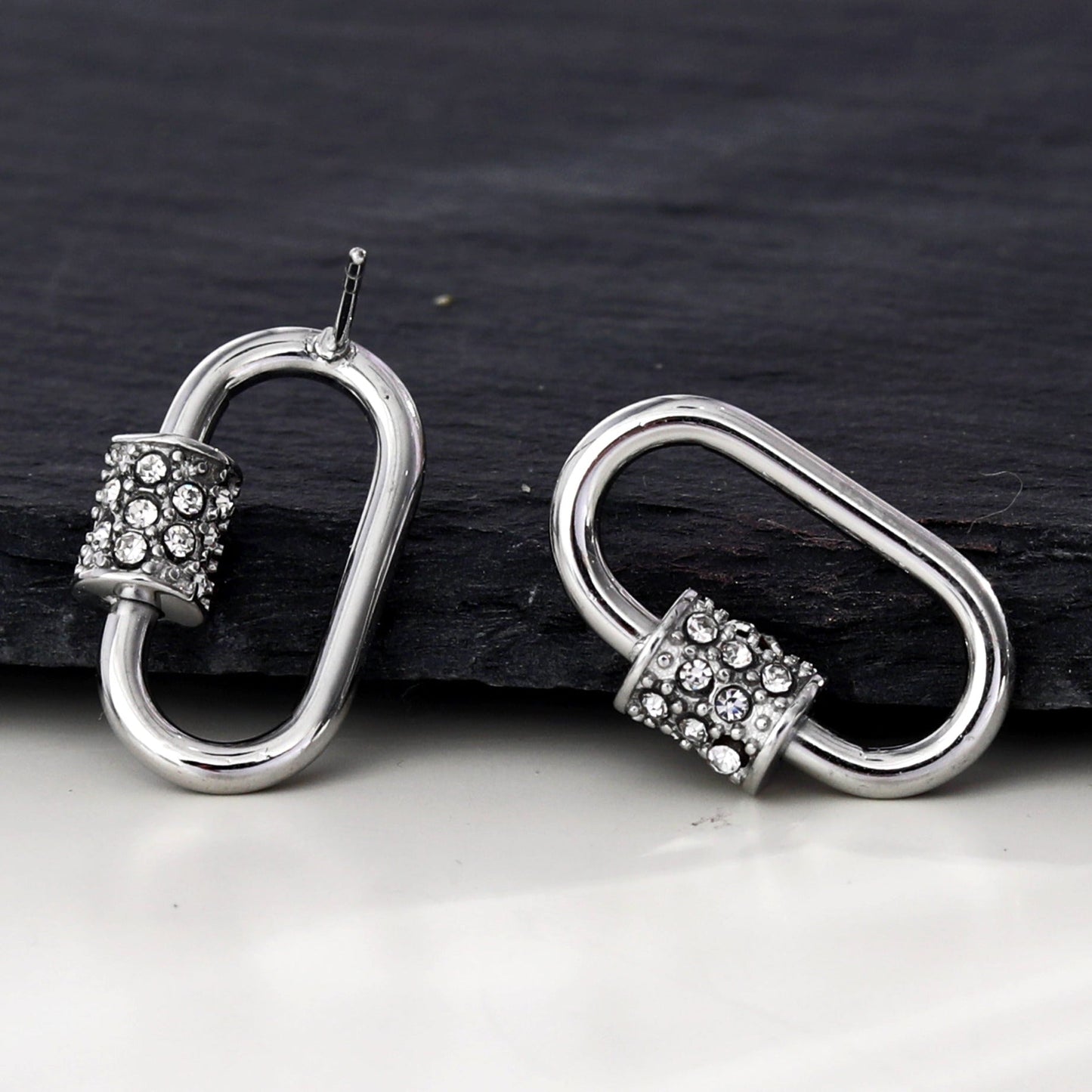Boucles d'oreilles mousqueton LENNON argentées avec zircones pavées
