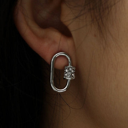 Boucles d'oreilles mousqueton LENNON argentées avec zircones pavées