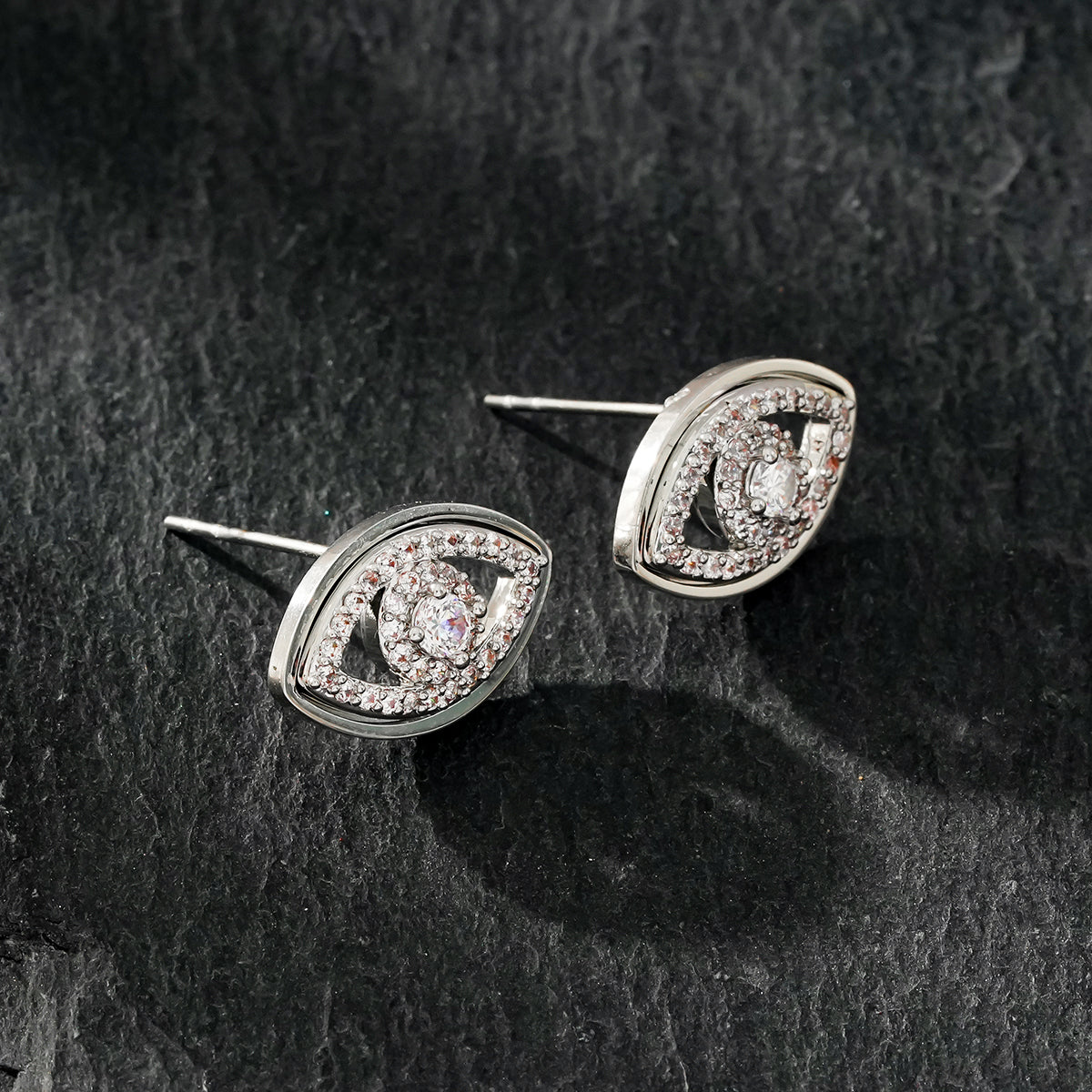 LUCKY EYE Or Blanc (Ton Argent) : Clous d'oreilles Œil protecteur sertis d'oxydes de zirconium