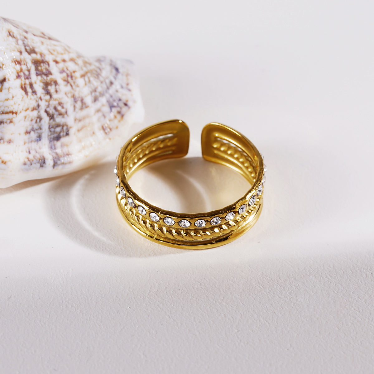 LUMINA : Bague ornée de multiples oxydes de zirconium