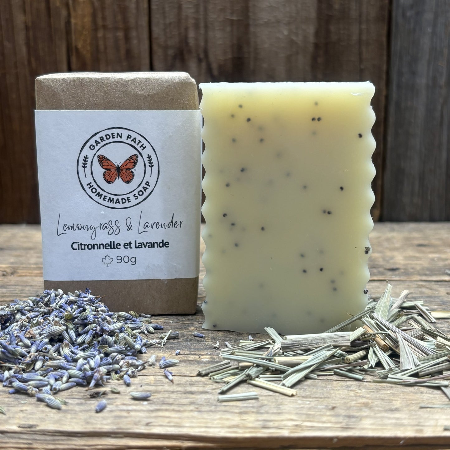 Savon exfoliant 100 % naturel au citronnelle et à la lavande avec des huiles essentielles