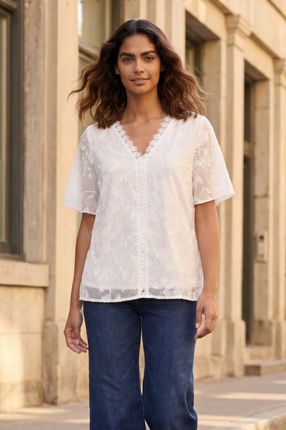 Blouse brodée en V avec dentelle Lucie