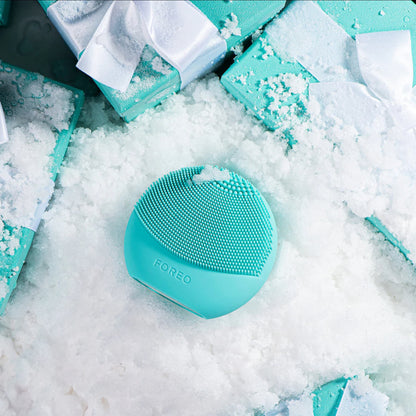 FOREO LUNA Play Plus 2 Facial Cleansing Massager - Minty Cool!
