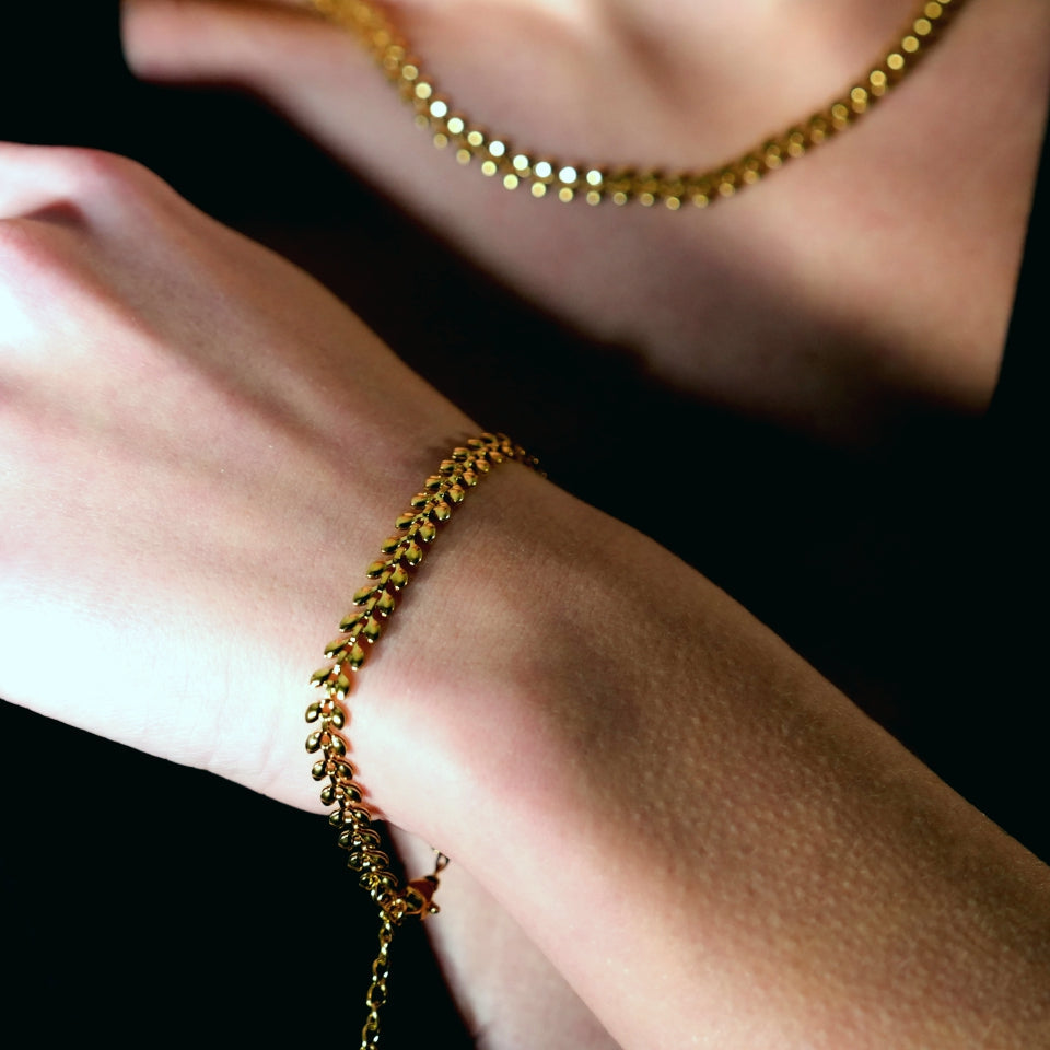 MAGDA Or : Bracelet audacieux à motif végétal