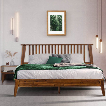 Ensemble de chambre à coucher Kaylin : lit en bois massif et table de chevet
