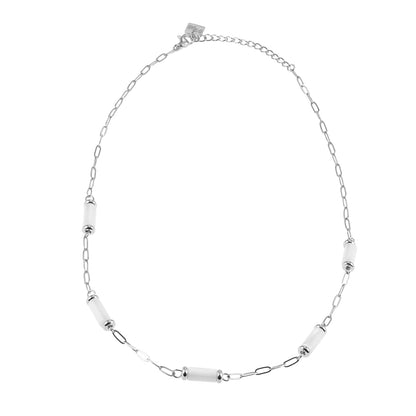 MALIBU : Collier à maillons associant des coquillages naturels et du métal plaqué or blanc (ton argent)