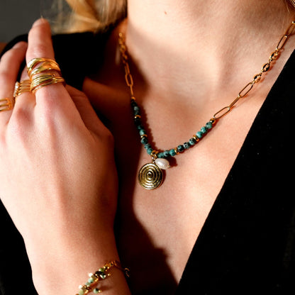 MEDELLIN : Chaîne Contemporaine avec Perles de TURQUOISE AFRICAINE et Duo de Pendentifs