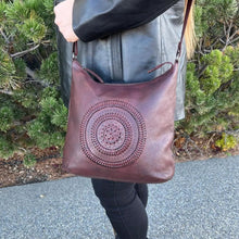Sac cabas en cuir MET Floral Stitch avec bandoulière réglable