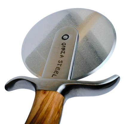 Coupe-pizza Ginza Steel MIA – Lame en acier inoxydable avec manche en bois d'olivier