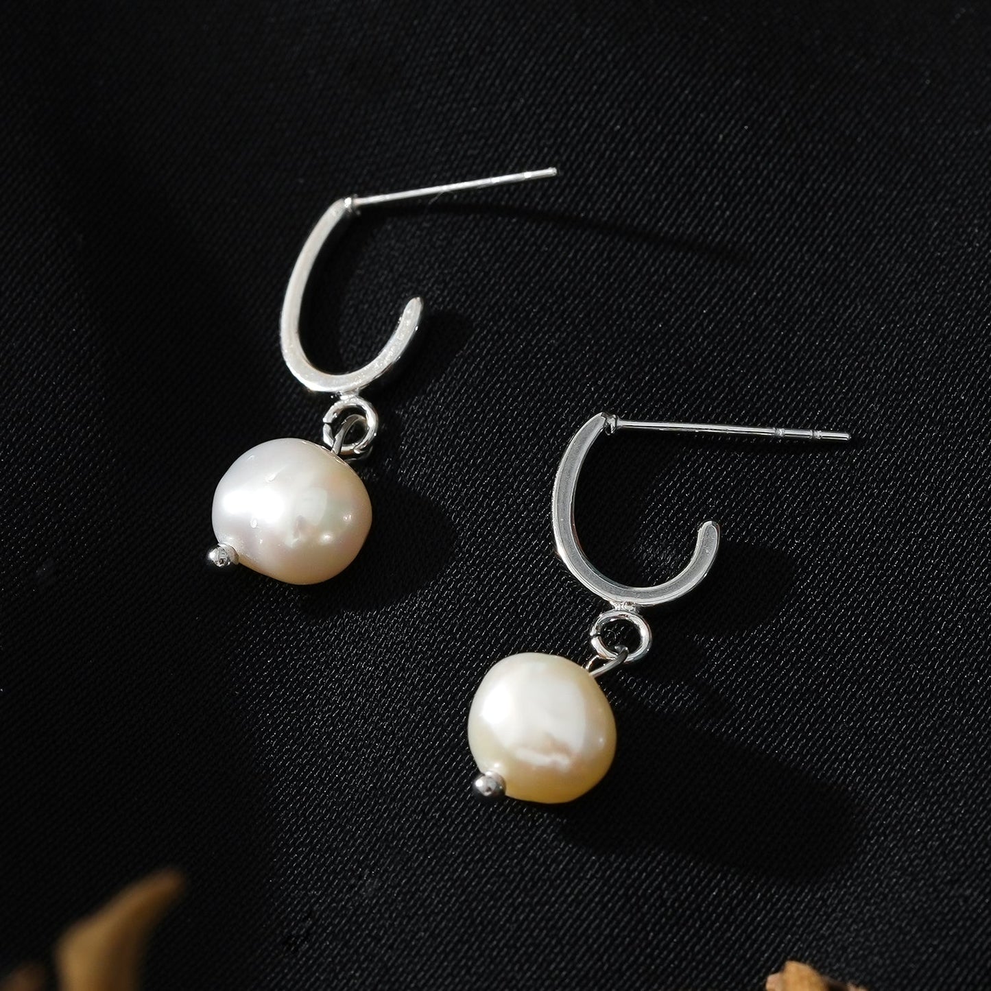 MILANO : Boucles d'oreilles pendantes en argent avec perles de culture d'eau douce J-Bar