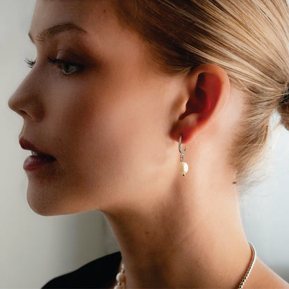 MILANO : Boucles d'oreilles pendantes en argent avec perles de culture d'eau douce J-Bar