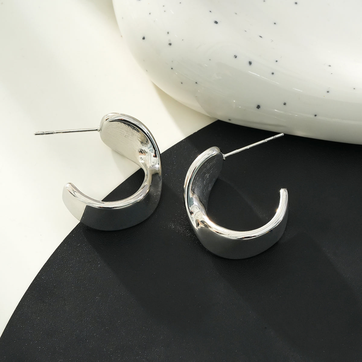MILROSTA Plaqué Argent (Or Blanc) : Boucles d'oreilles Industriel-Chic – L'Élégance Moderne Redéfinie