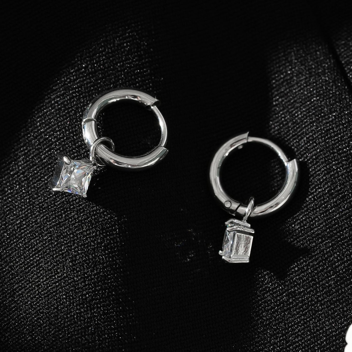 MORANDI Or blanc (ton argenté) : Créoles d'inspiration vintage avec pendentifs moissanite amovibles