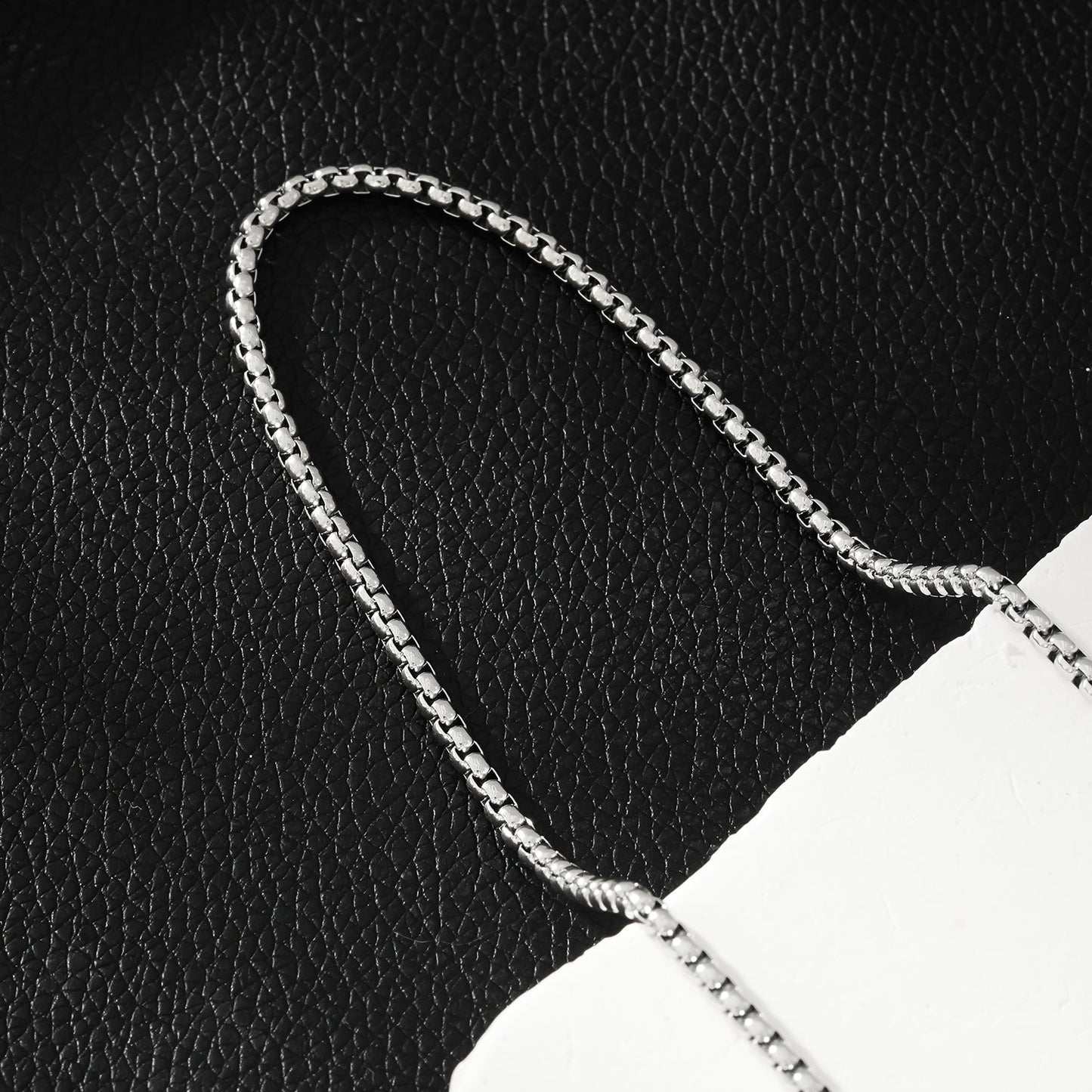 MOSI 24" : Collier chaîne maillons entrelacés argenté pour femme ou homme