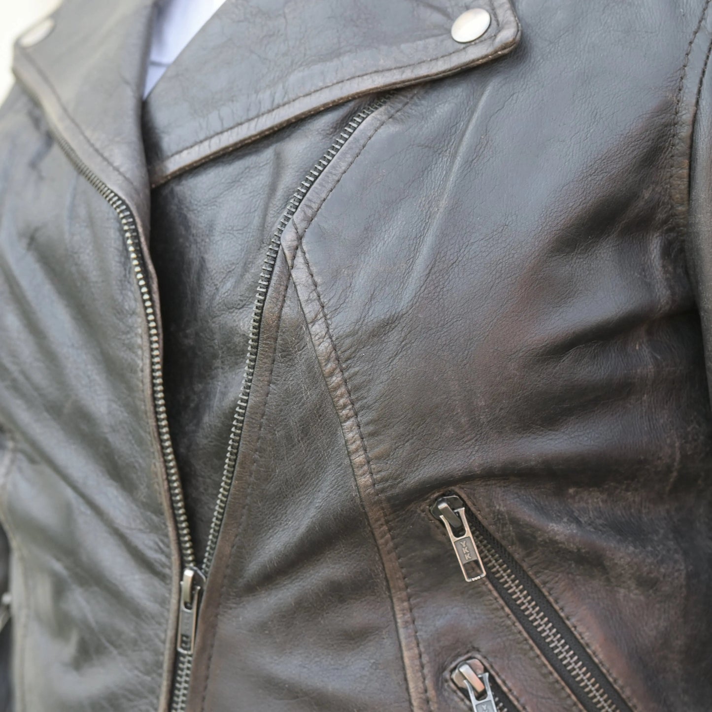 Blouson motard femme en cuir à l'effet patiné