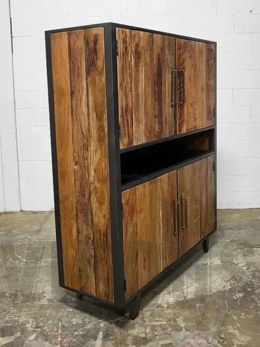 Meuble vaisselier de style scandinave en bois recyclé