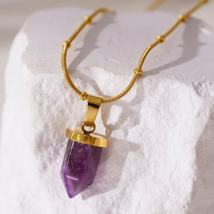 NAZINGA : Pendentif en agate dentelle fixé sur un collier chaîne texturé peau de serpent perlée
