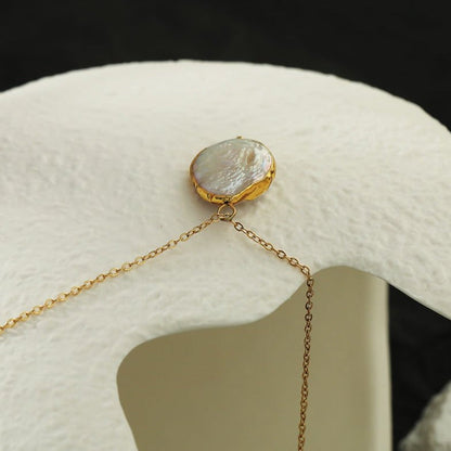 NOEMI: Collier chaîne avec pendentif perle d'eau douce sertie