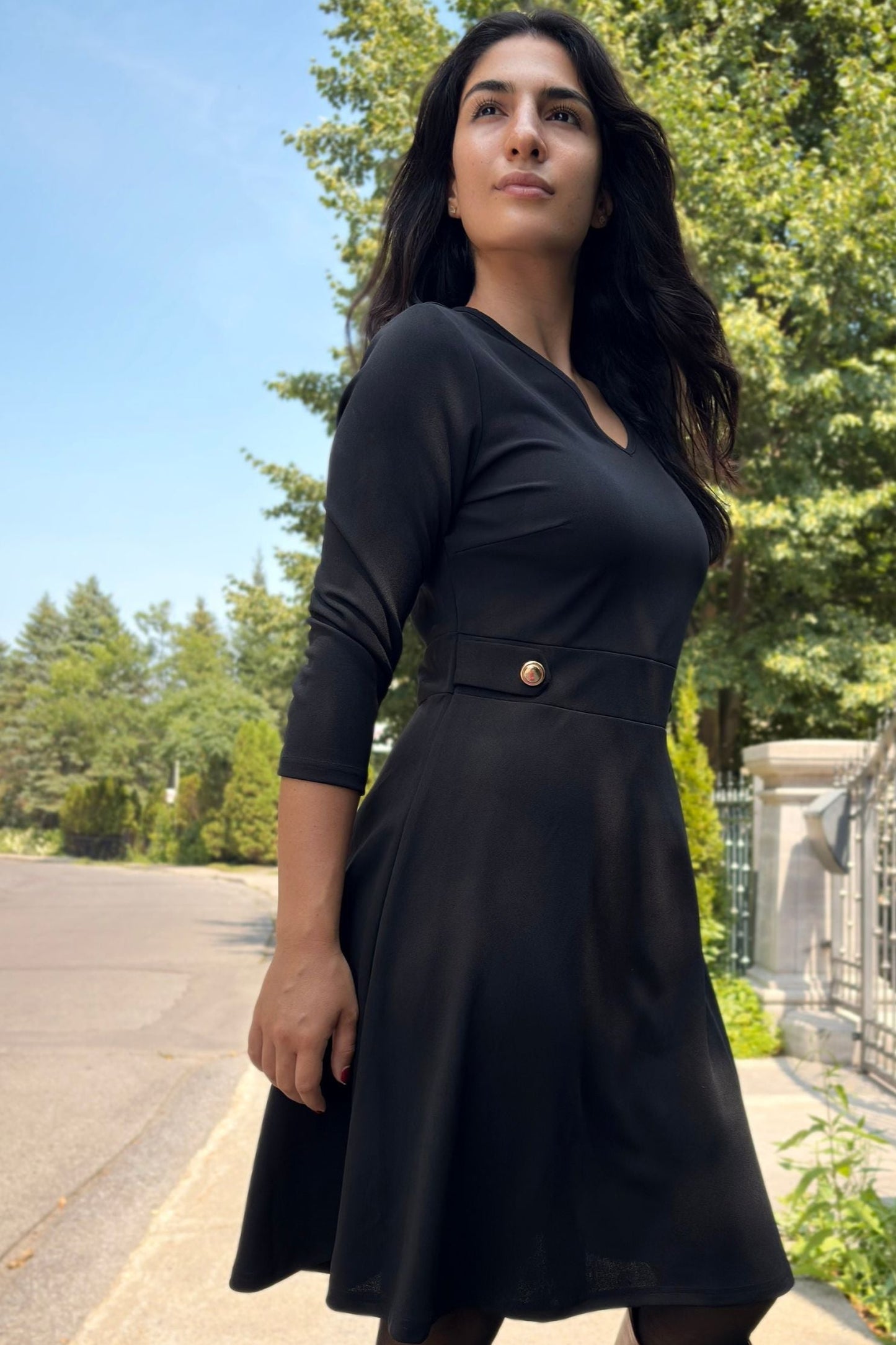 Robe évasée Nathalie à boutons dorés