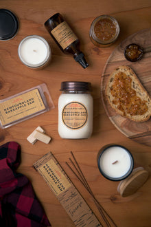 Bougie à la confiture de plaquebière de Terre-Neuve - 8oz