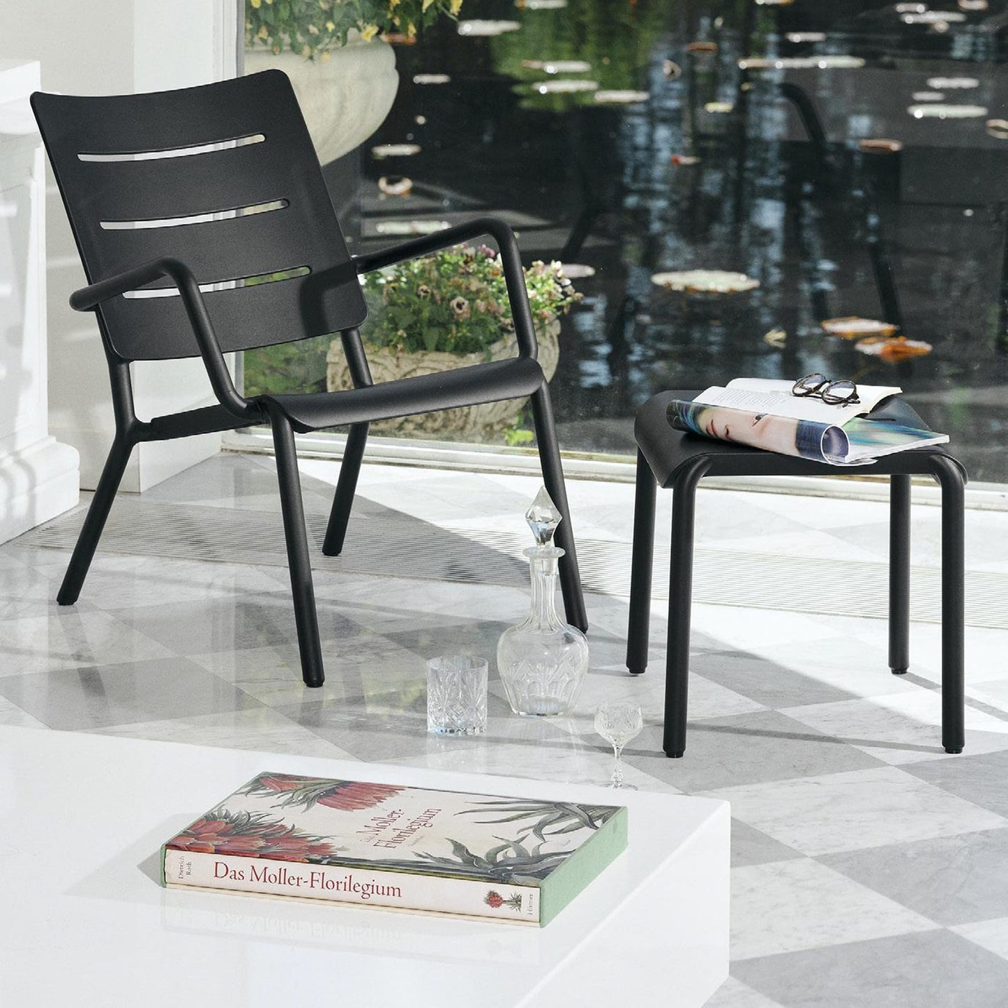 OUTO Tabouret<br> Utilisation intérieure et extérieure
