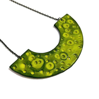Grand collier plastron, Bijoux faits à la main en pâte polymère, 17 couleurs