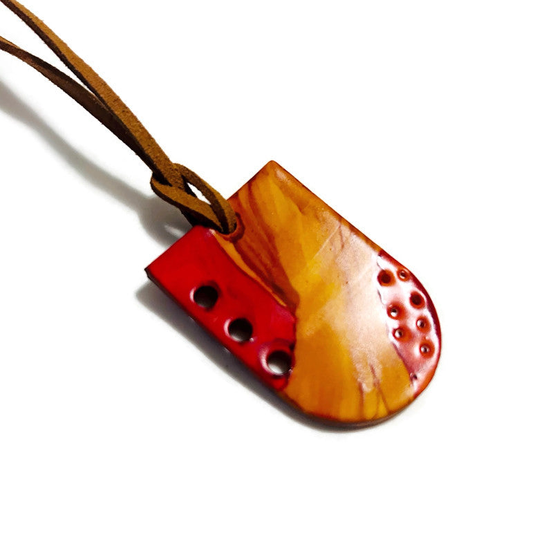 Collier pendentif Ombre fait main, peint jaune orange rouge