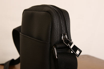 Plant-Based MIRUM® Crossbody Handbag – Plastic-Free Vegan Leather