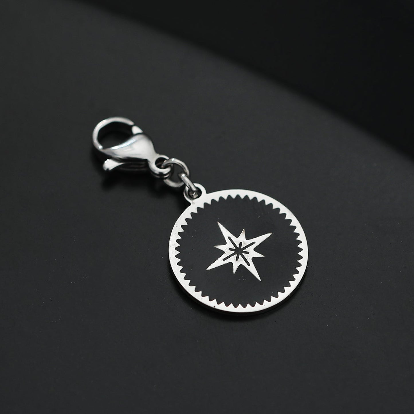 KAILA : Breloque symbole étoile argentée