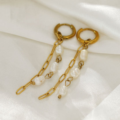 Boucles d'oreilles pendantes AILIA Duo de chaînes reliées avec perles d'eau douce