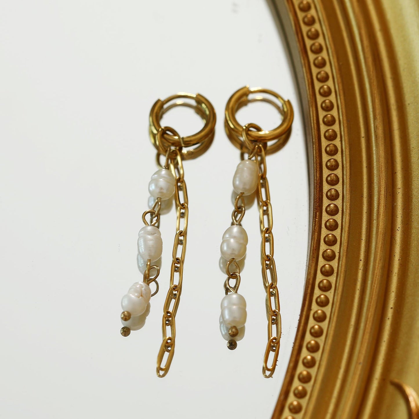 Boucles d'oreilles pendantes AILIA Duo de chaînes reliées avec perles d'eau douce